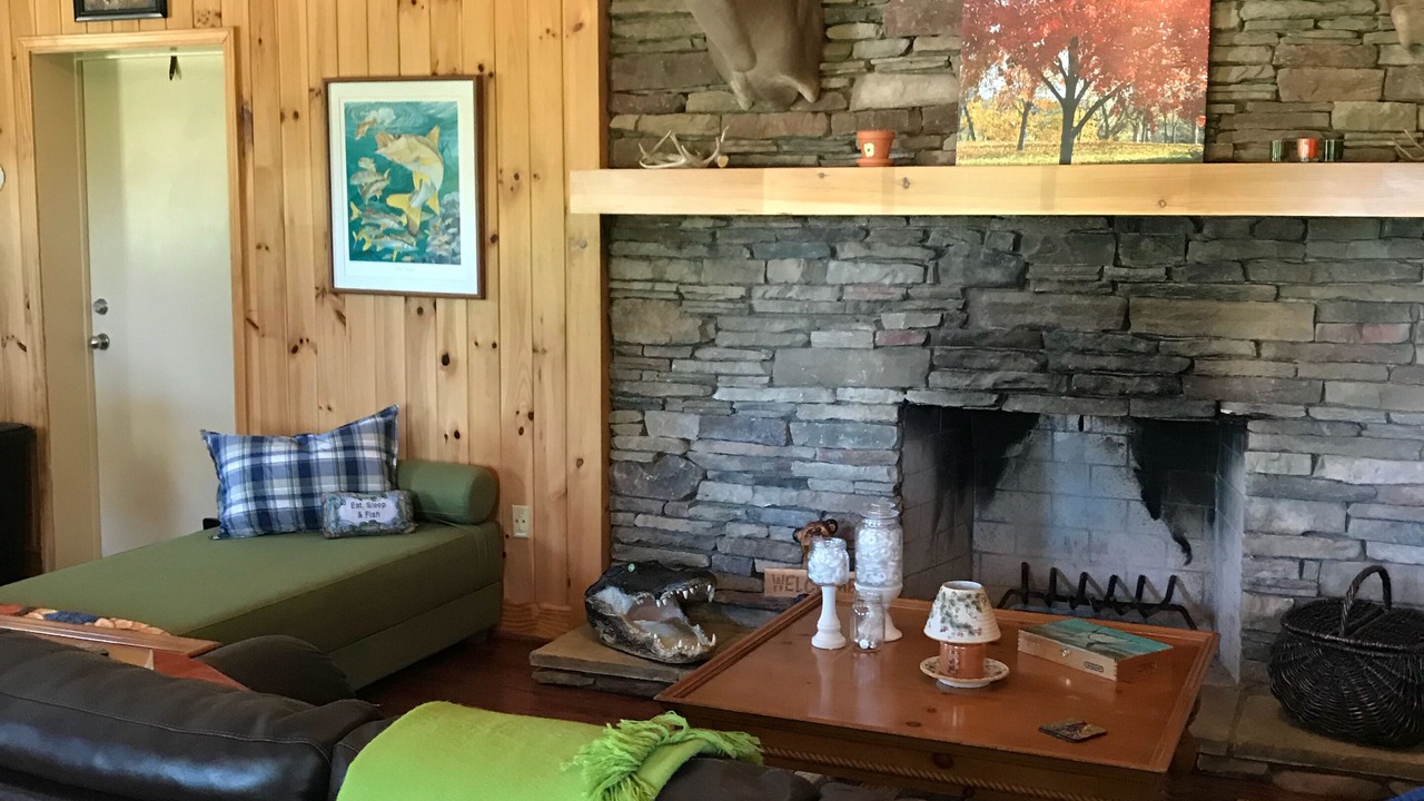 Photo of Livingroom in Six Mile