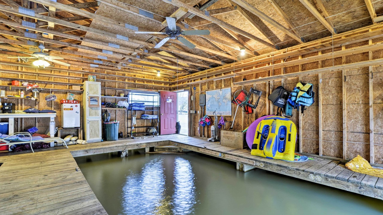 Photo of Outdoor in Groveoak