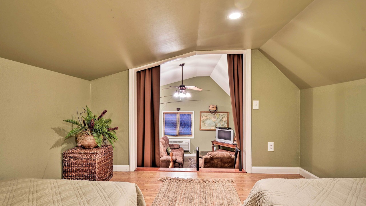 Photo of Bedroom in Groveoak