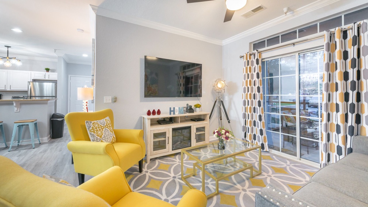 Photo of Livingroom in Four Corners