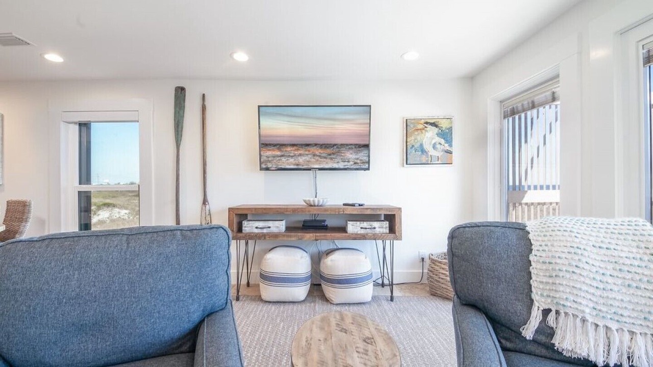 Photo of Livingroom in Ono Island
