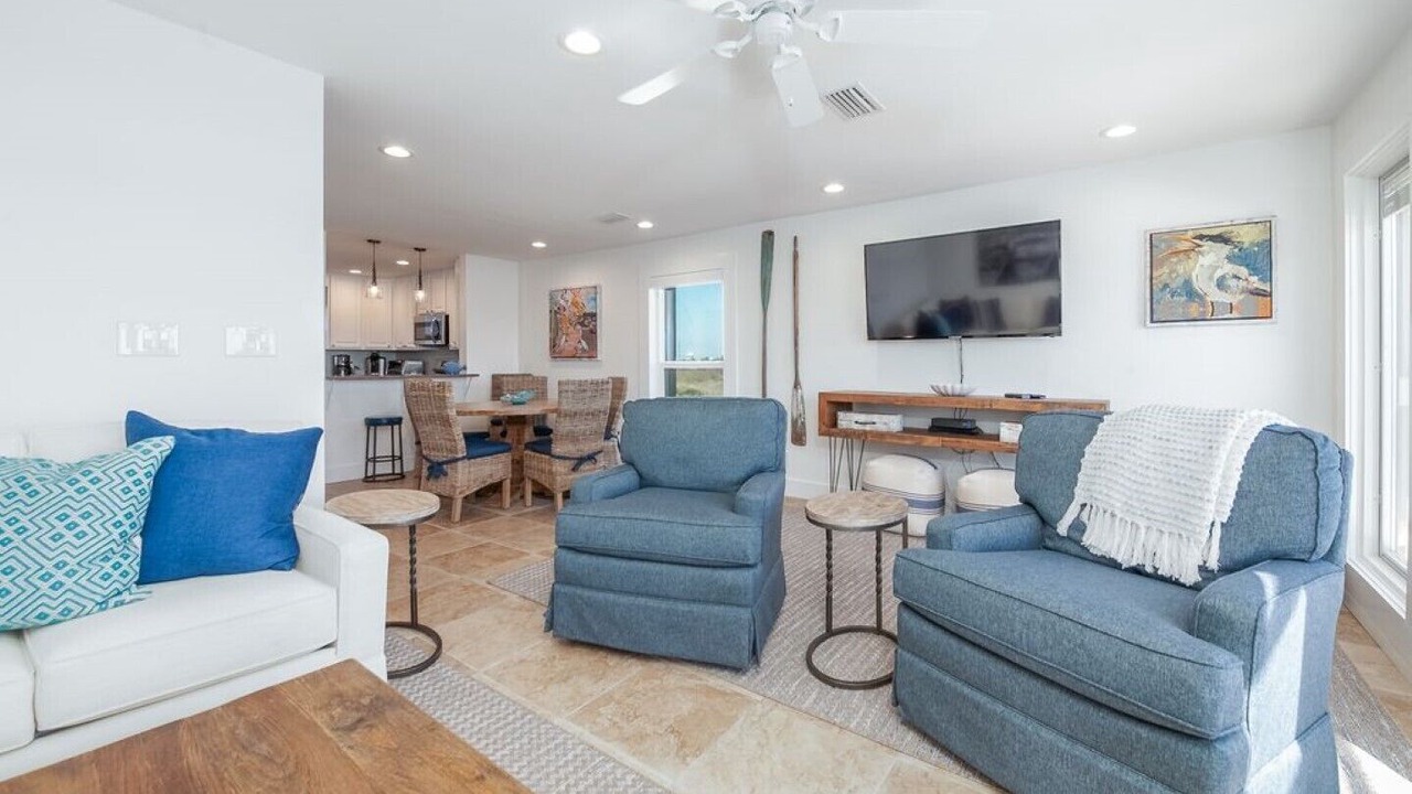 Photo of Livingroom in Ono Island