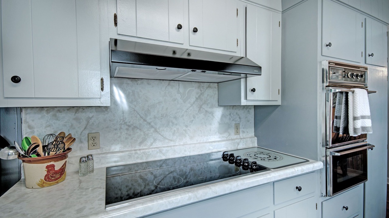 Photo of Kitchen in Flora