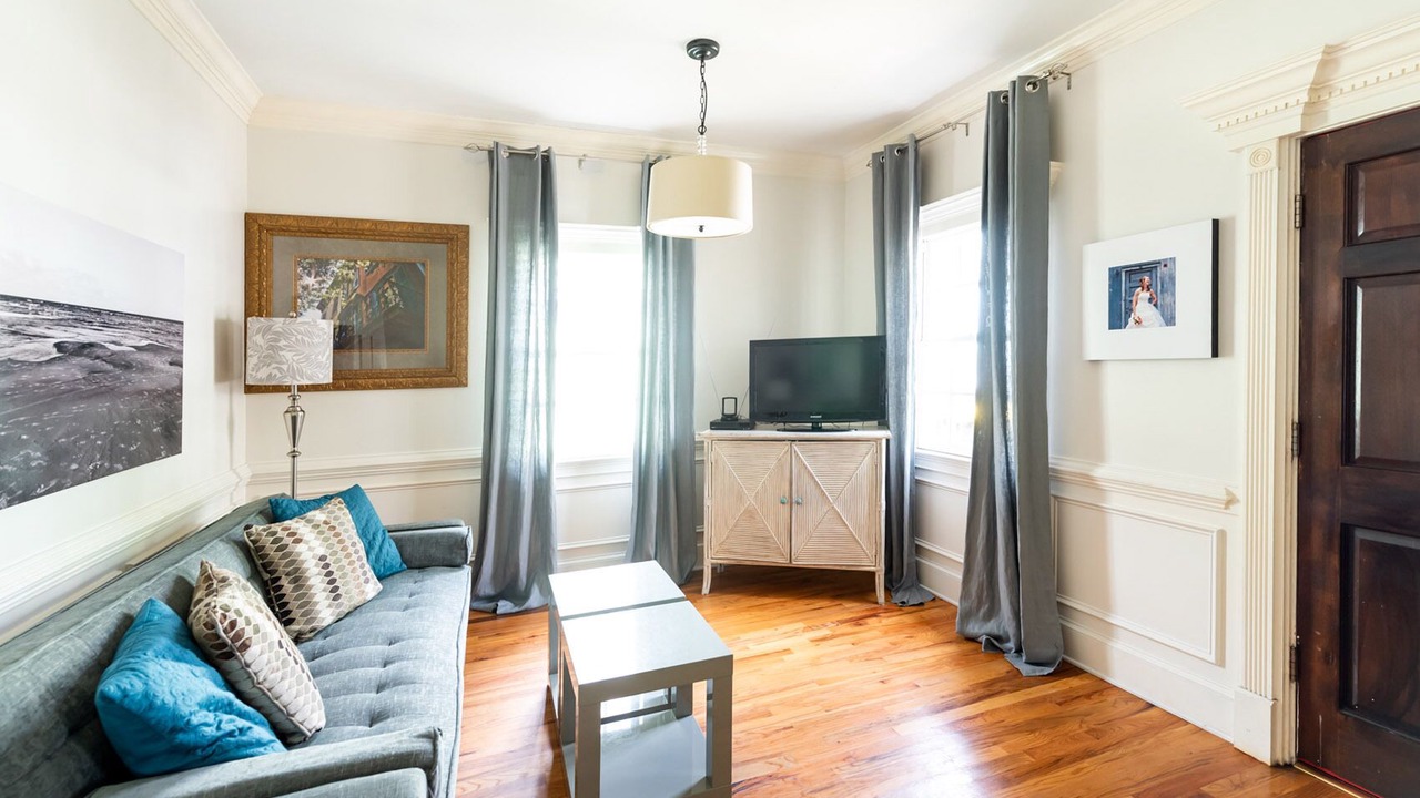 Photo of Livingroom in Beach Institute