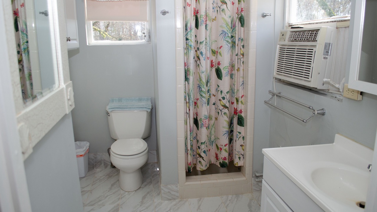 Photo of Bathroom in Warthen