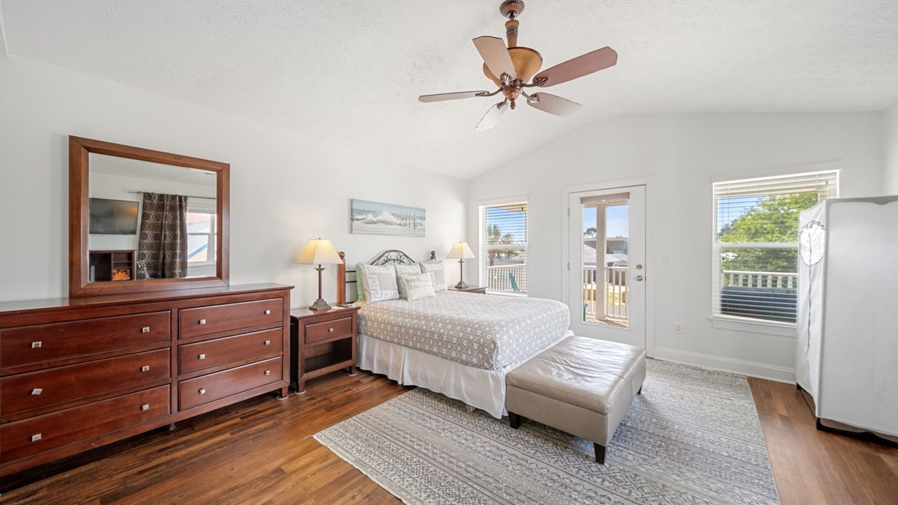 Photo of Bedroom in Holiday Beach