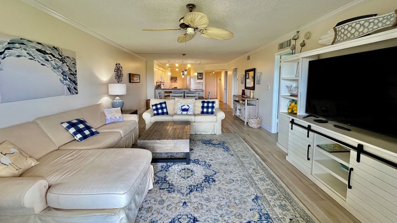Photo of Livingroom in Butler Beach