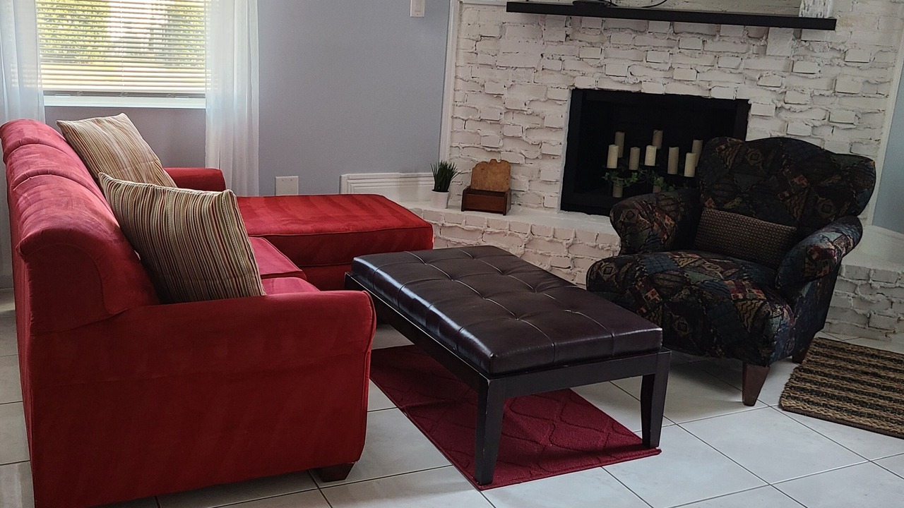 Photo of Livingroom in Lakeview