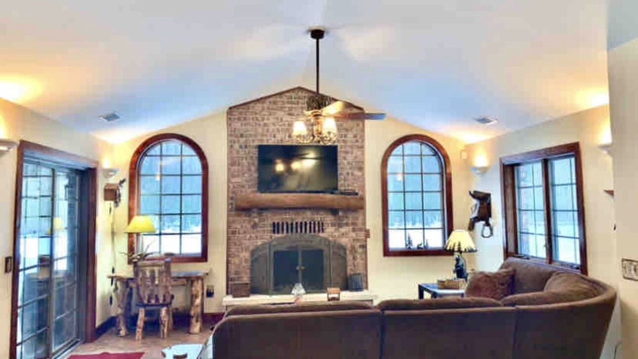 Photo of Livingroom in White Cloud