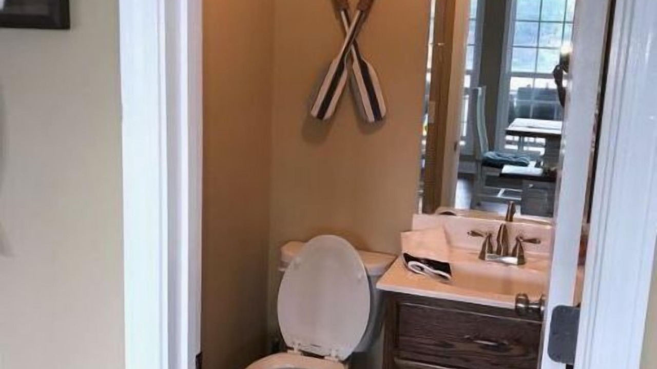 Photo of Bathroom in Centre
