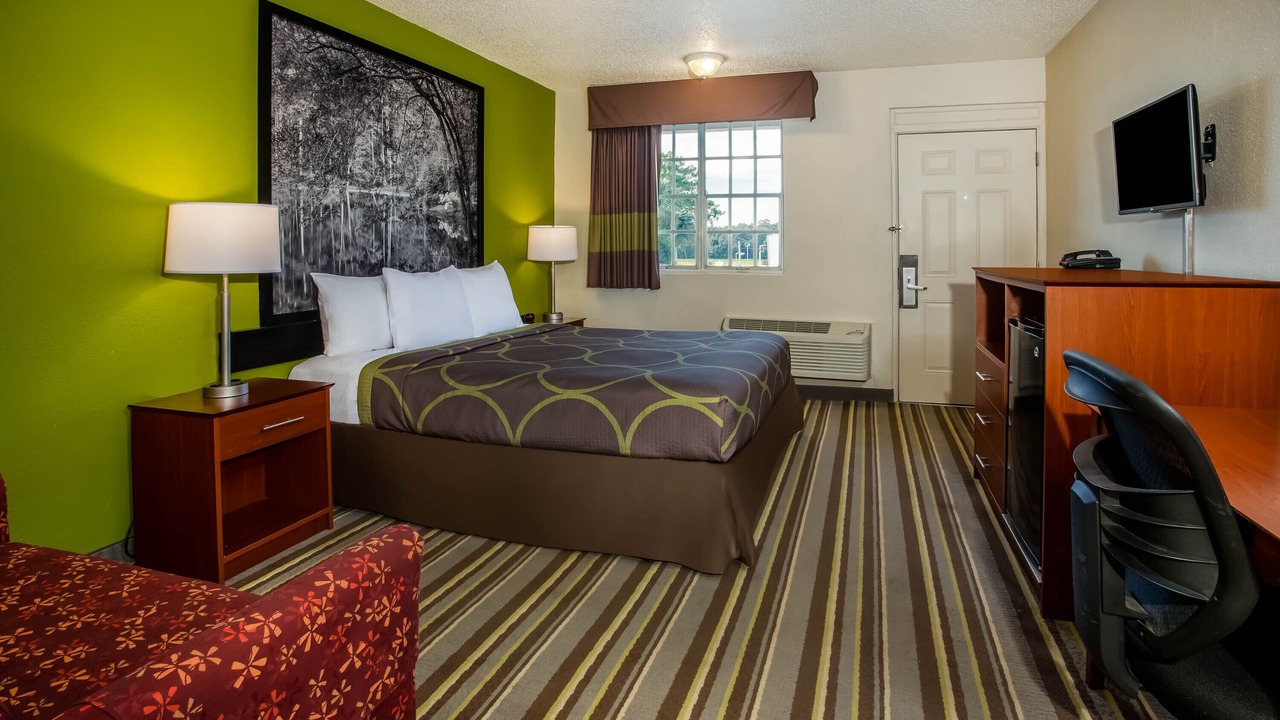 Photo of Bedroom in Lake City