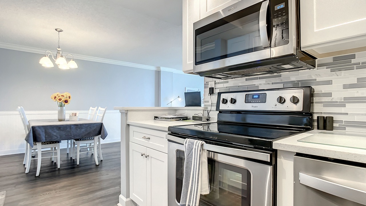 Photo of Kitchen in Ormond Ocean Gard