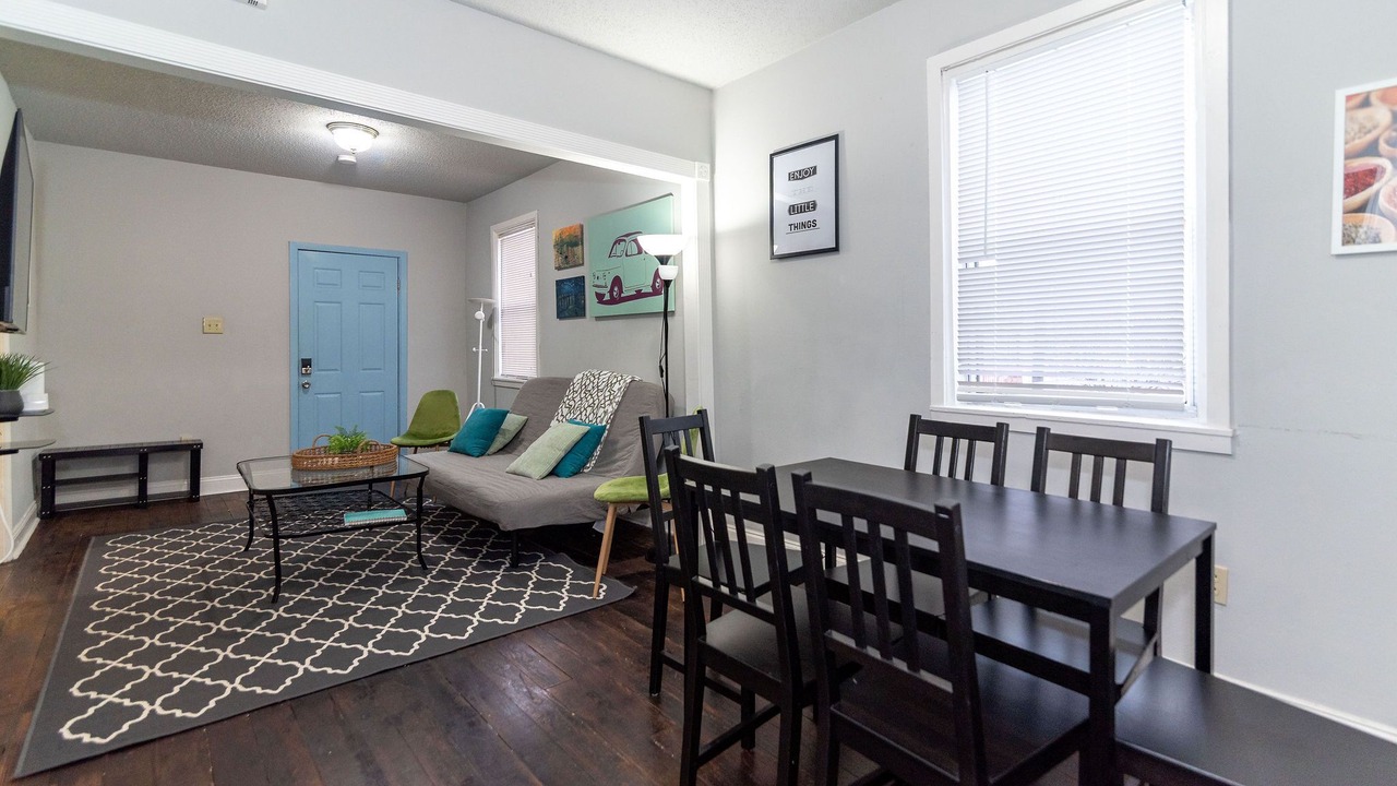 Photo of Livingroom in Irish Channel