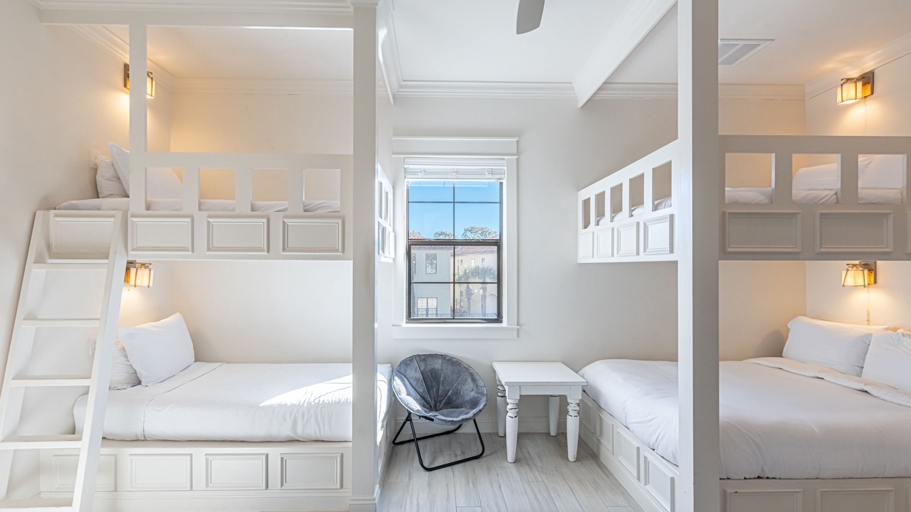 Photo of Bedroom in Villa Lago