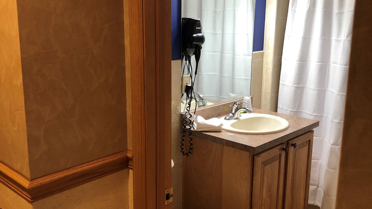 Photo of Bathroom in Gaylord