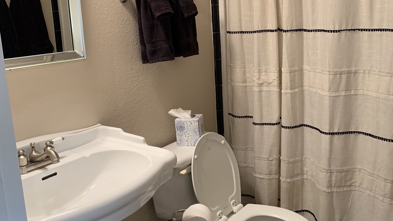 Photo of Bathroom in Guntersville
