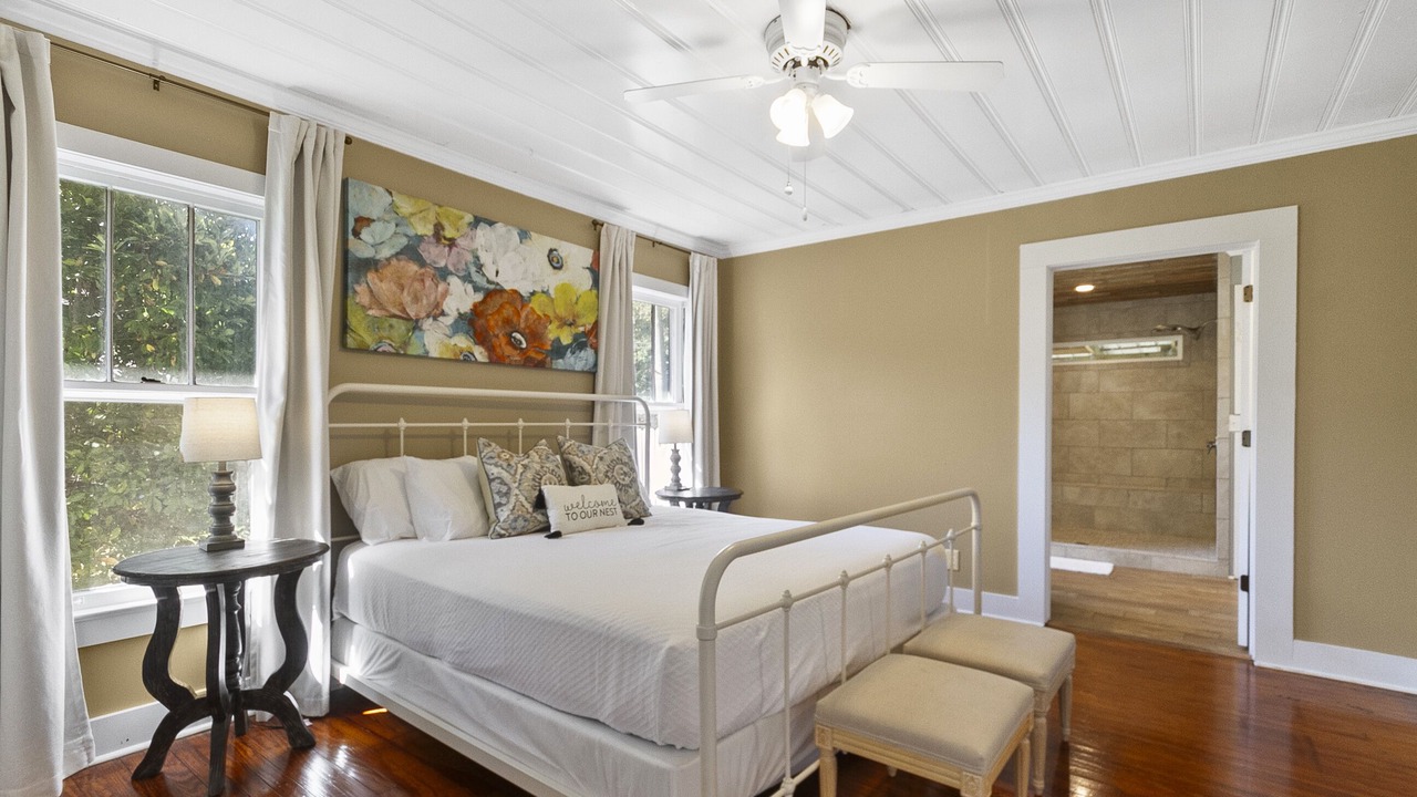 Photo of Bedroom in Northport