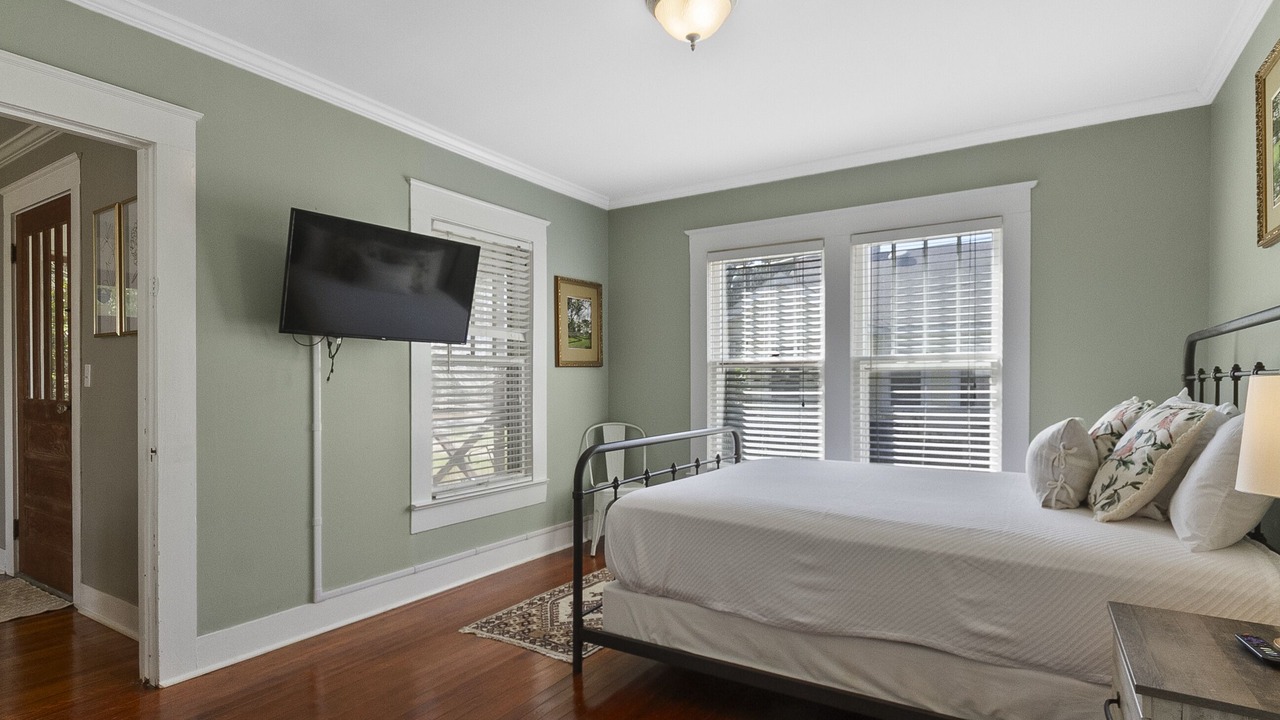 Photo of Bedroom in Northport