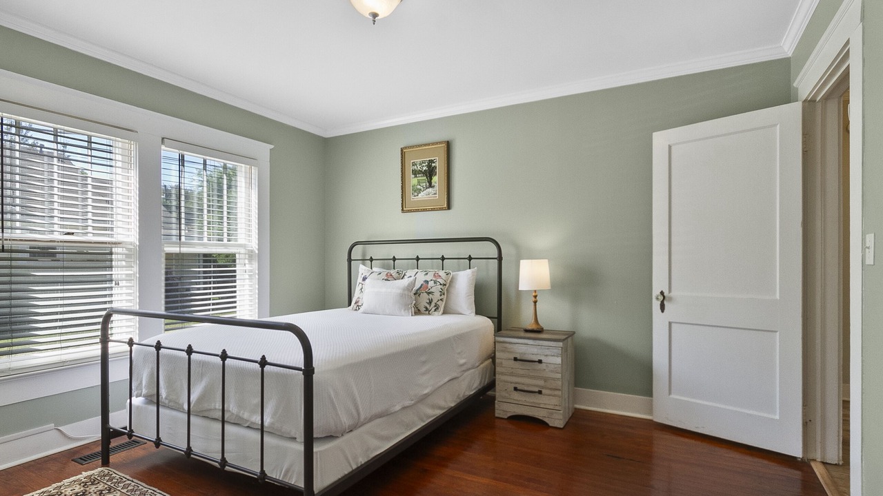 Photo of Bedroom in Northport