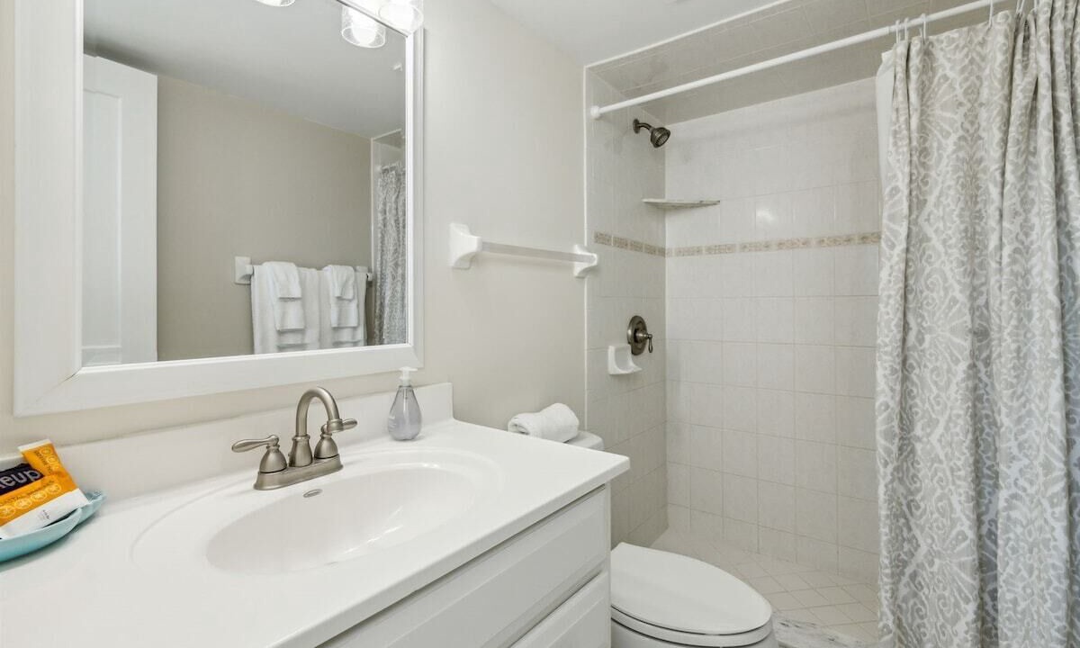 Photo of Bathroom in Fernandina Beach