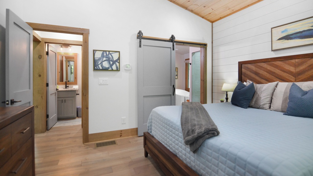 Photo of Bedroom in Ellijay