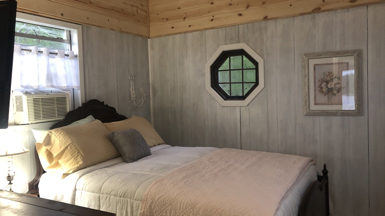 Photo of Bedroom in McNeill