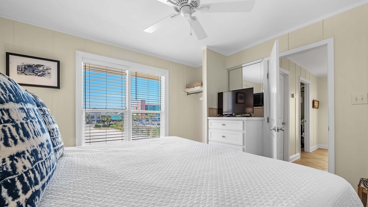 Photo of Bedroom in Gulf Shores