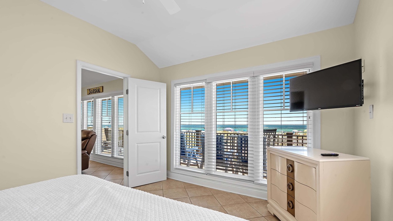 Photo of Bedroom in Gulf Shores