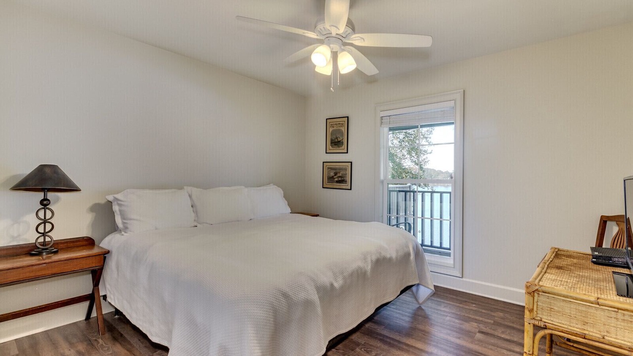 Photo of Bedroom in Northport