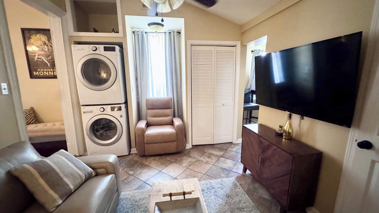 Photo of Livingroom in Irish Channel