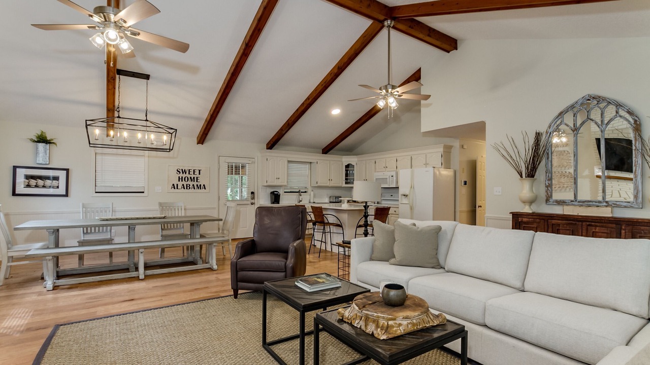 Photo of Livingroom in Northport