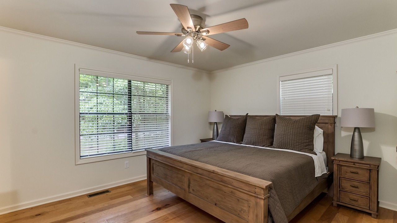 Photo of Bedroom in Northport