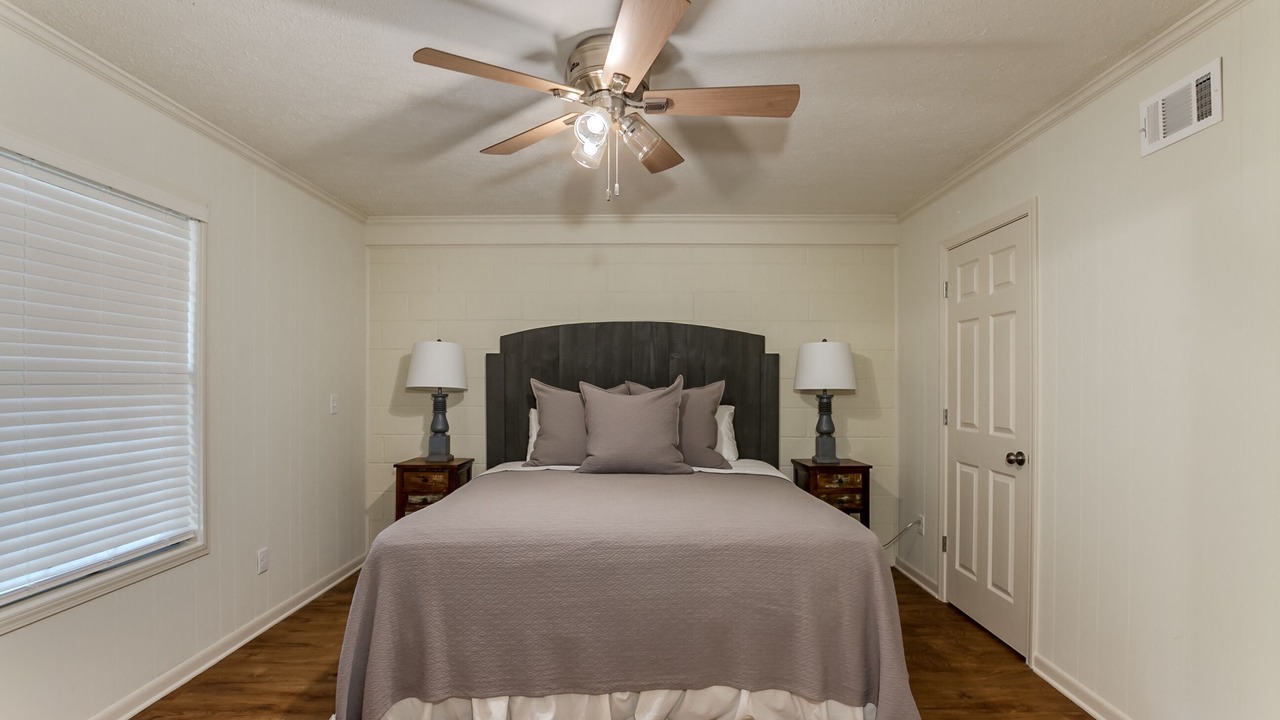 Photo of Bedroom in Northport