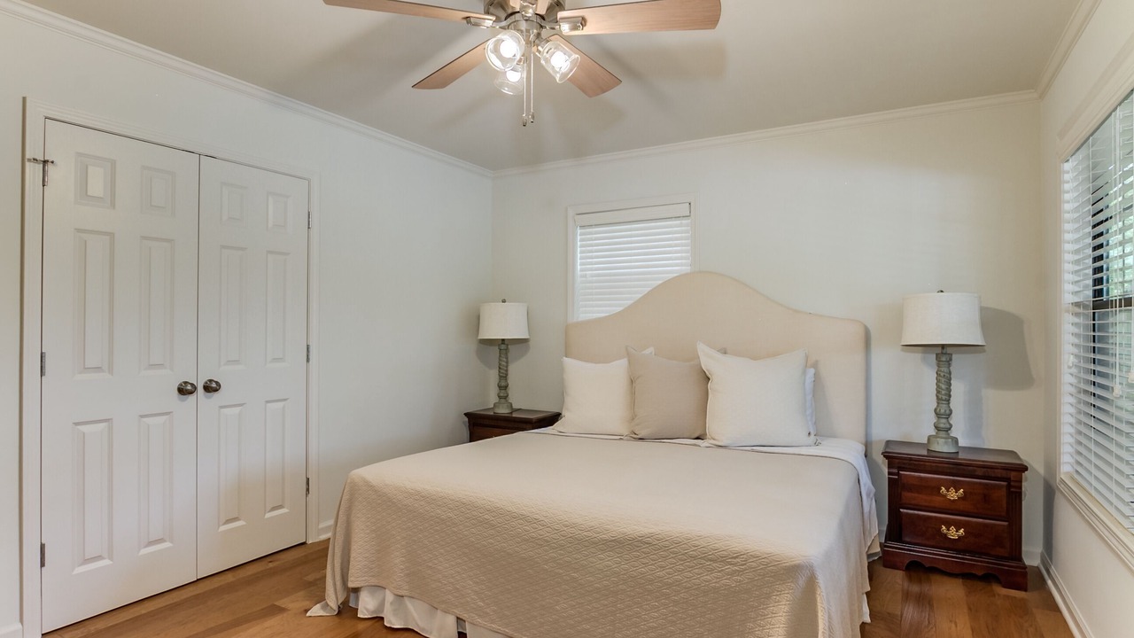 Photo of Bedroom in Northport