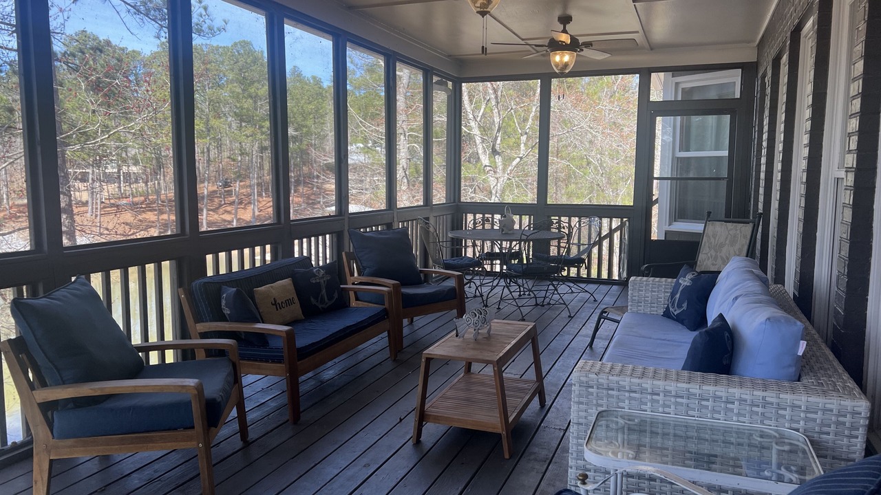 Photo of Livingroom in Shady Bay