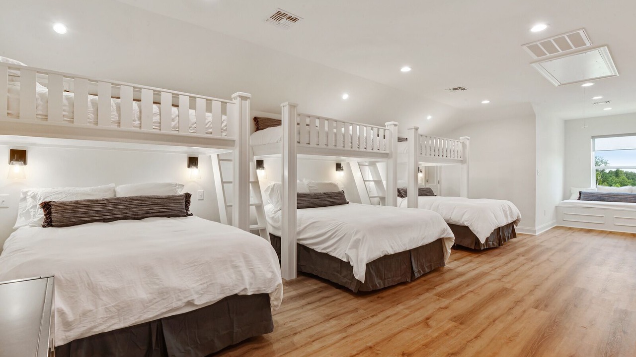 Photo of Bedroom in Waveland