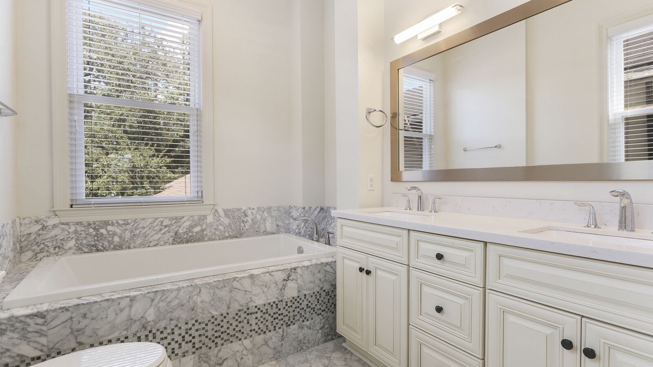 Photo of Bathroom in Mid-City