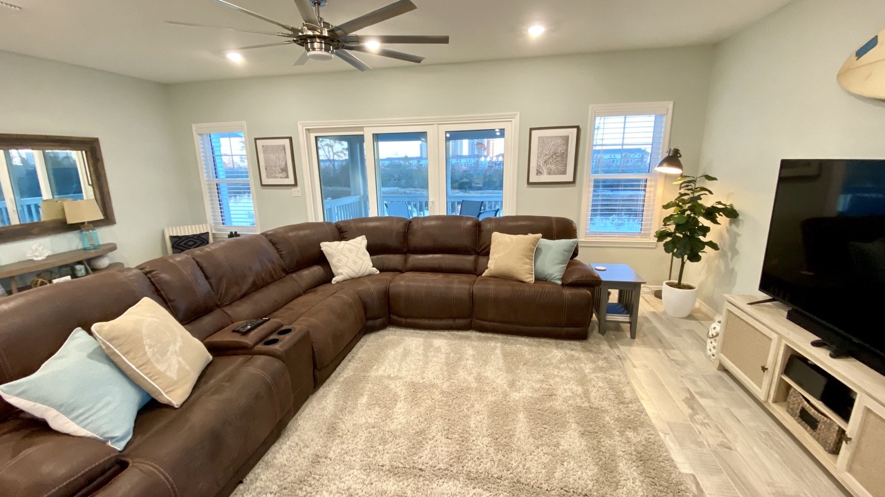 Photo of Livingroom in Ono Island