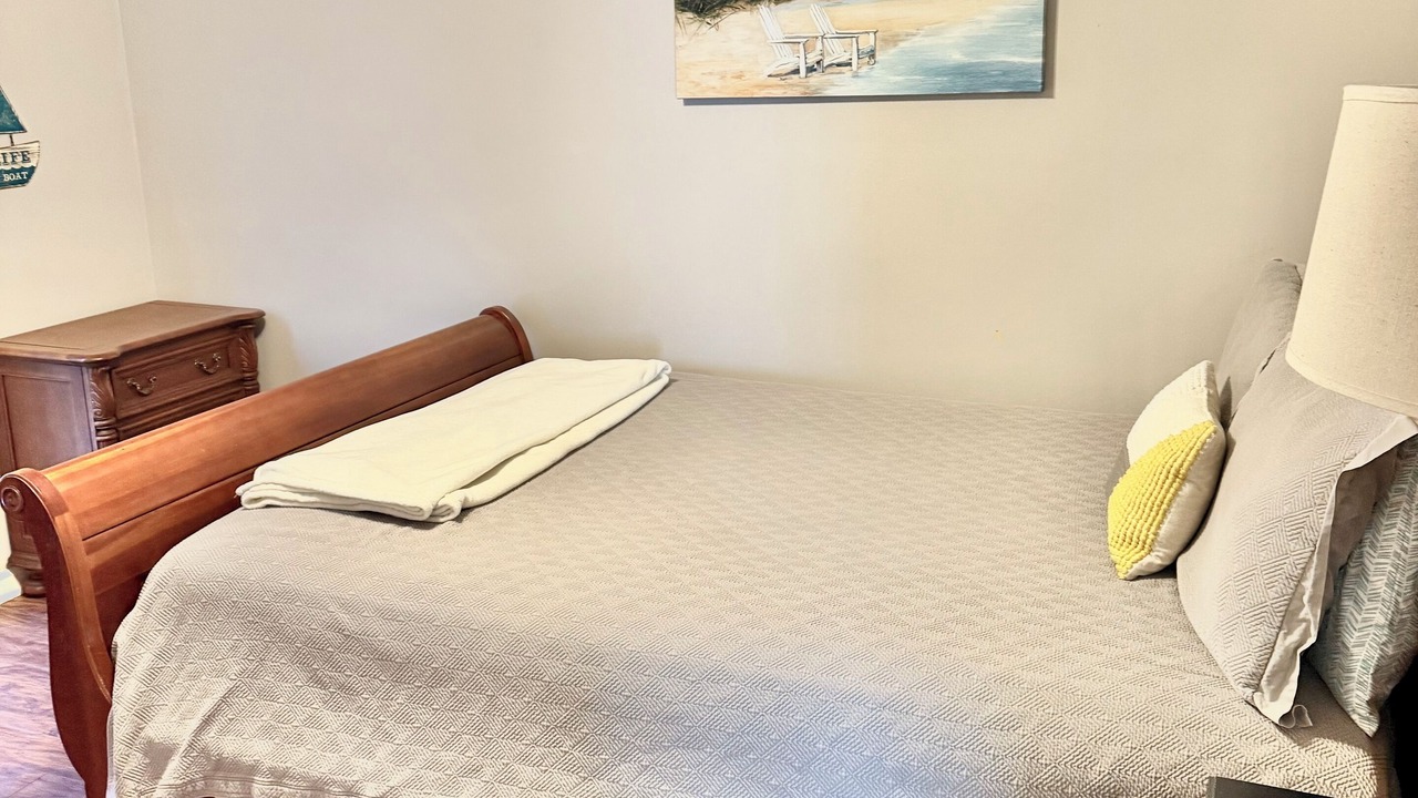 Photo of Bedroom in Chambers County