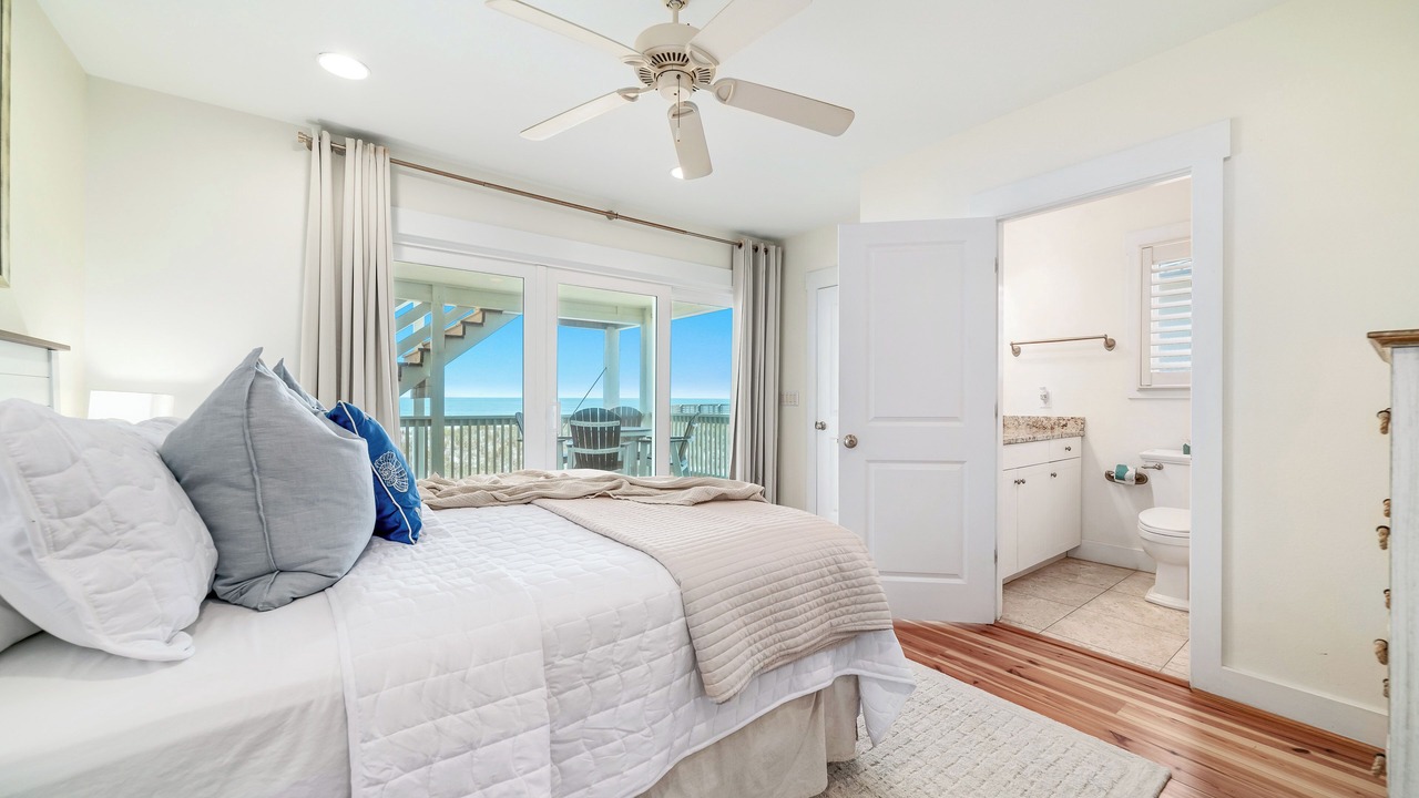Photo of Bedroom in Gulf Shores