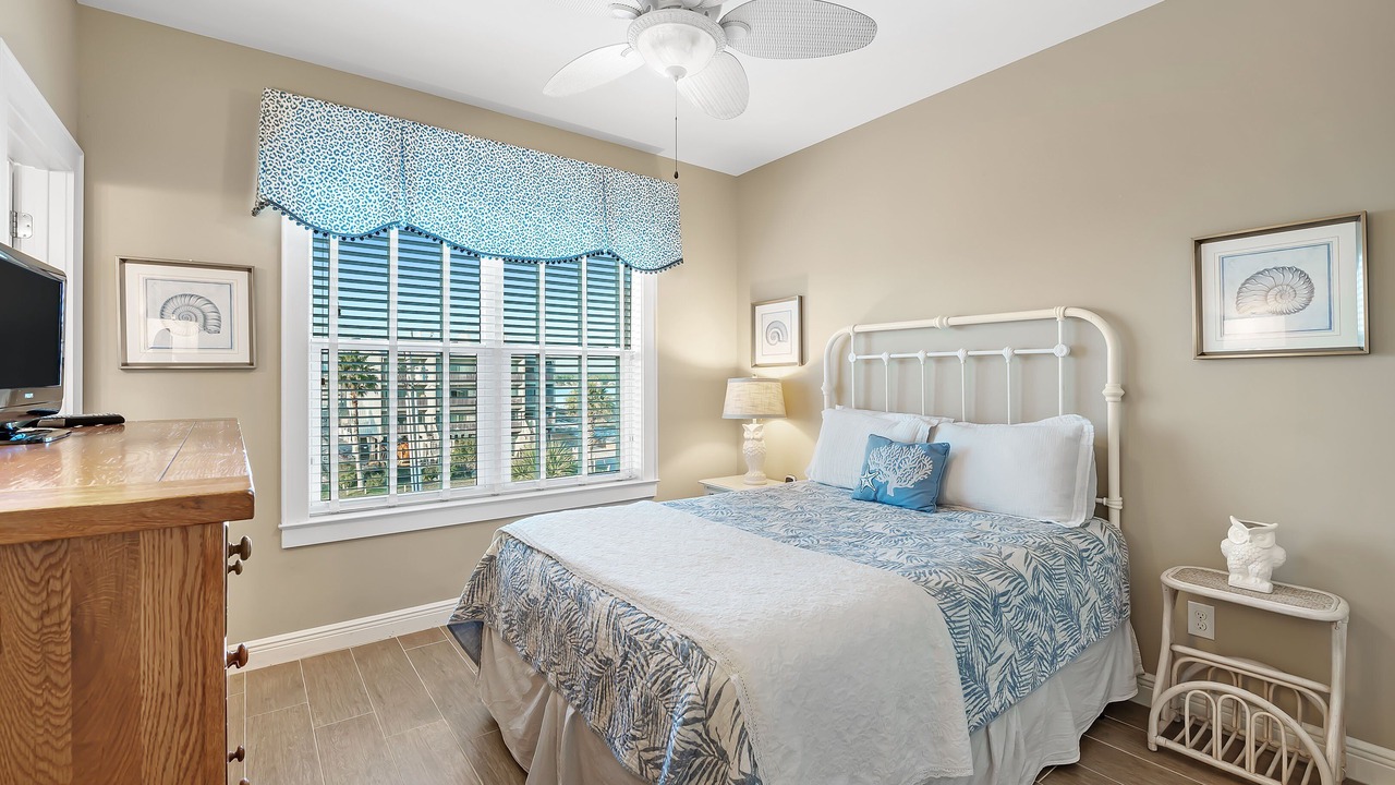 Photo of Bedroom in Gulf Shores