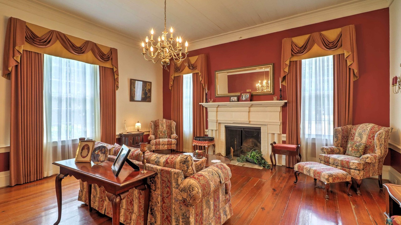 Photo of Livingroom in Lafayette