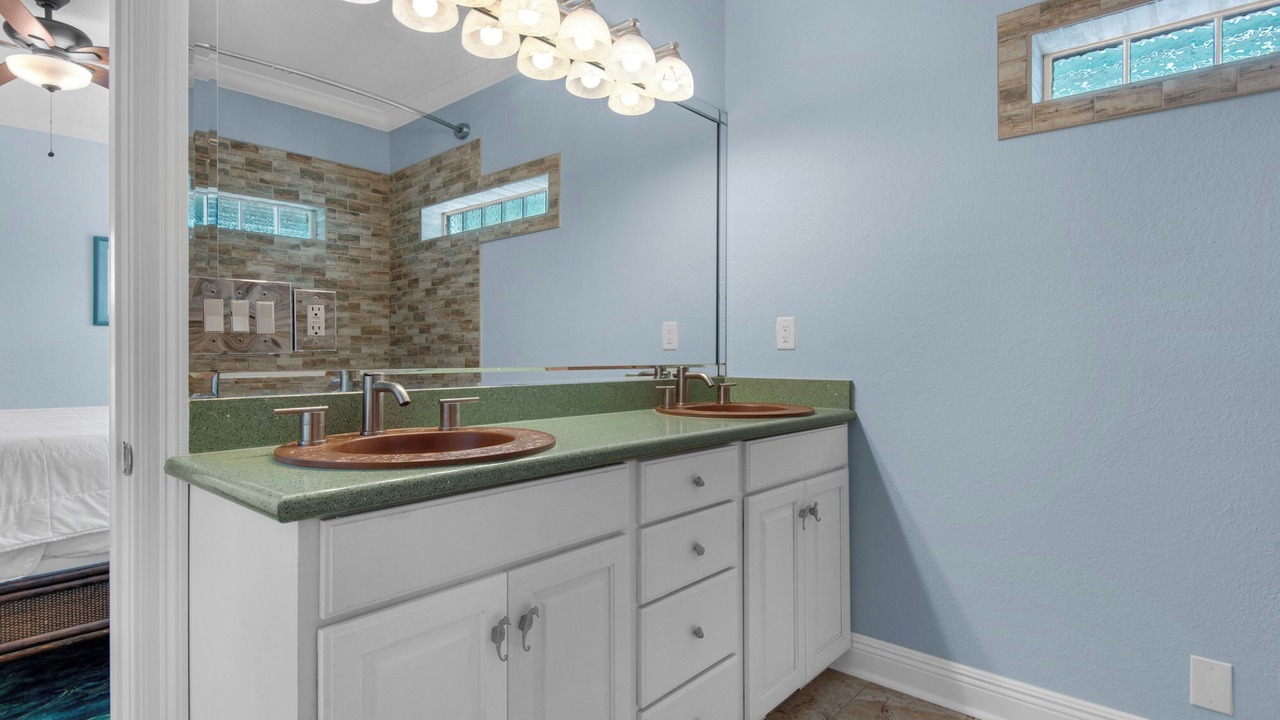 Photo of Bathroom in Tang-O-Mar
