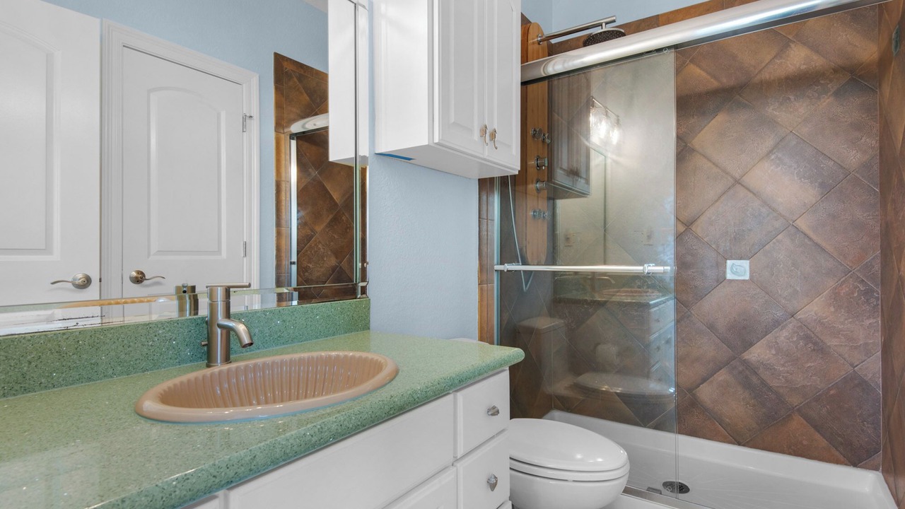 Photo of Bathroom in Tang-O-Mar