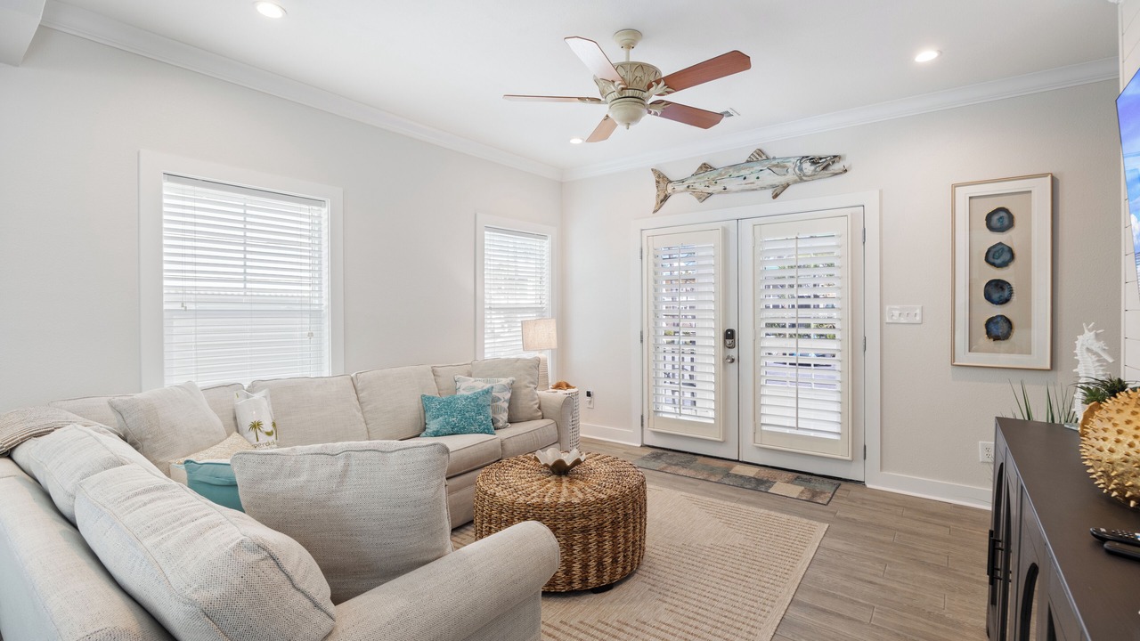 Photo of Livingroom in Ono Island