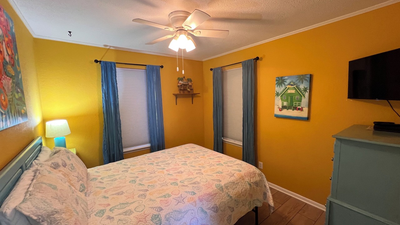 Photo of Bedroom in Gulf Shores