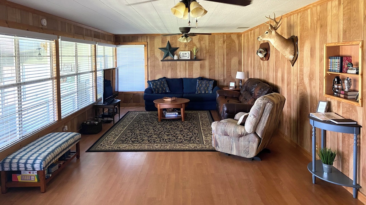Photo of Livingroom in Donalsonville