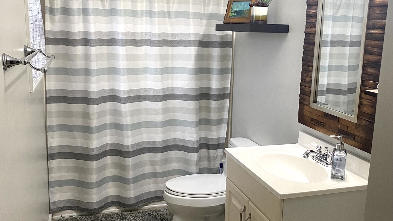 Photo of Bathroom in Donalsonville