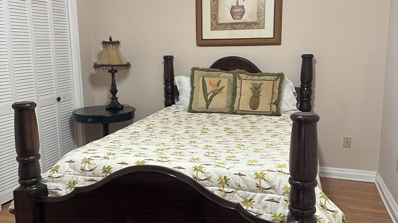 Photo of Bedroom in Groveoak