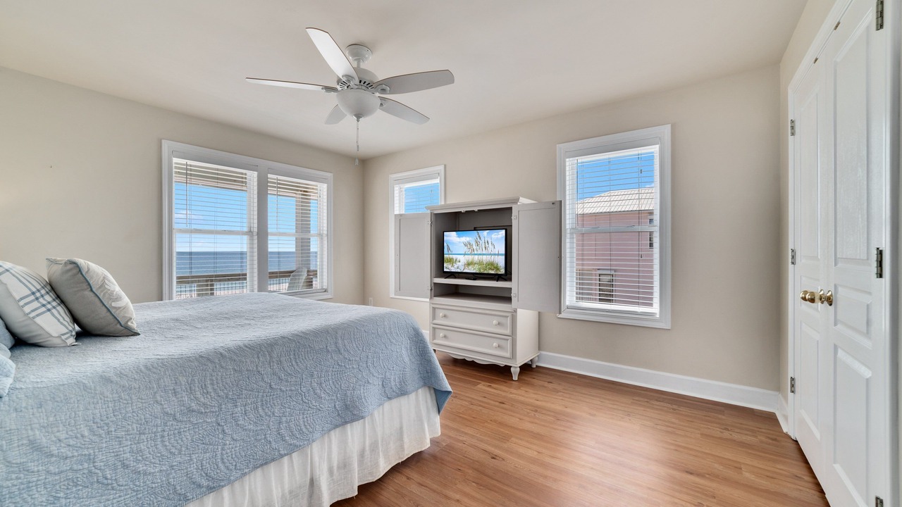 Photo of Bedroom in Gulf Shores